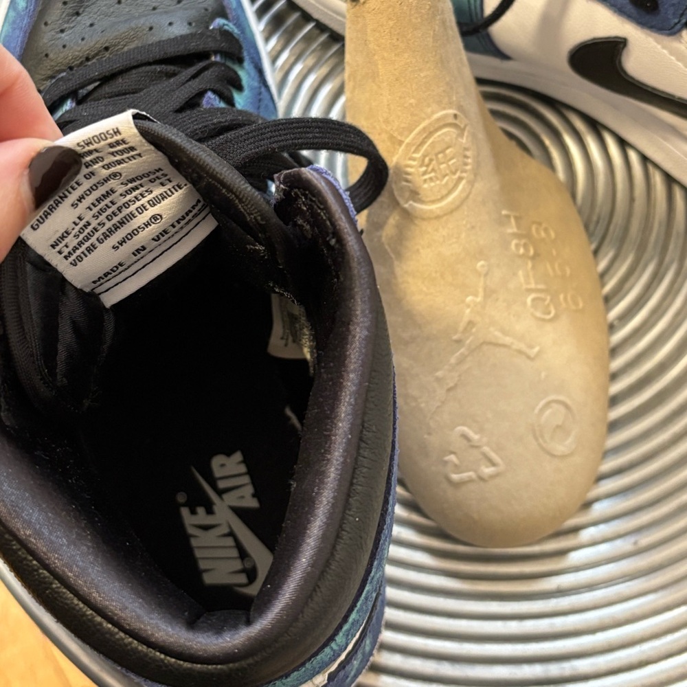 Air Jordan 1 Retro High OG TD 'Tie-Dye' - Picture 15 of 16